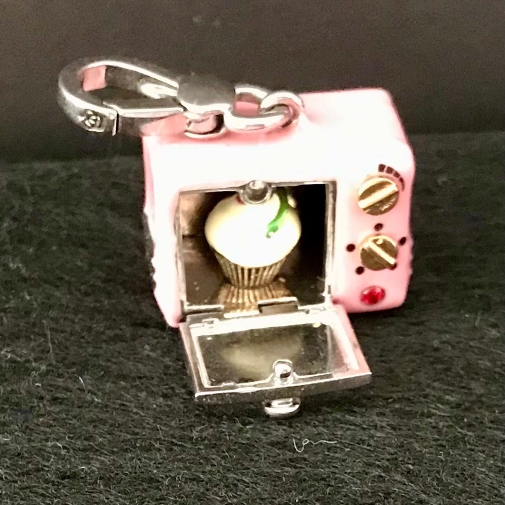 Juicy Couture cupcake oven charm